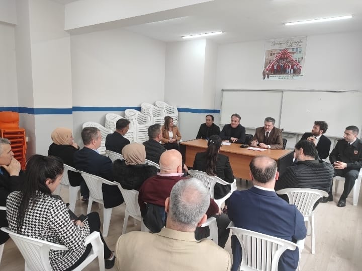 Sultanönü Eğitim Bölgesi Okul Müdürleri ve Okul Aile Birliği Başkanları Toplantısı Gerçekleştirildi.