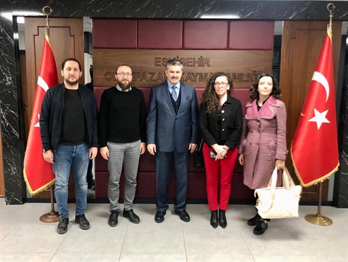 Mimarlar Odası Başkanı Sibel Özdemir İlhan ve Yönetim Kurulu Üyeleri, Kaymakamımız Ömer Ulu’yu ziyaret etti.